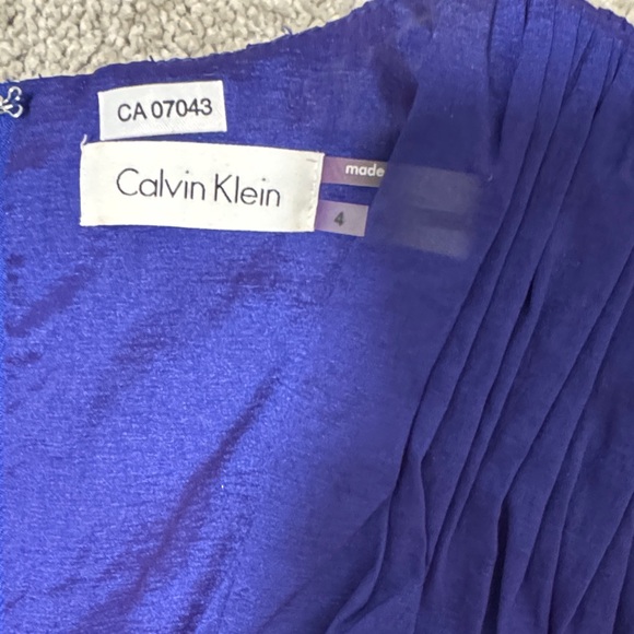 Elegant Blue Sleeveless Dress - Picture 2 of 3